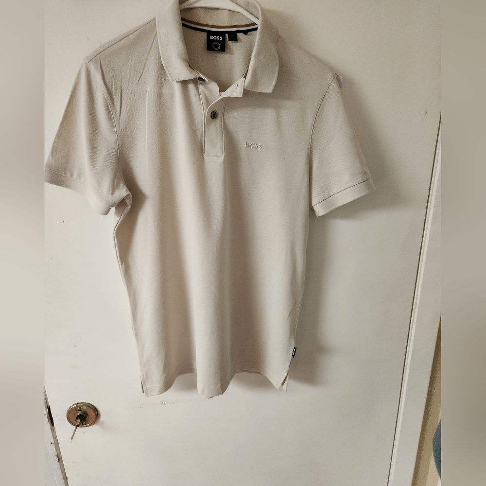 Cream t-shirt Boss size xs